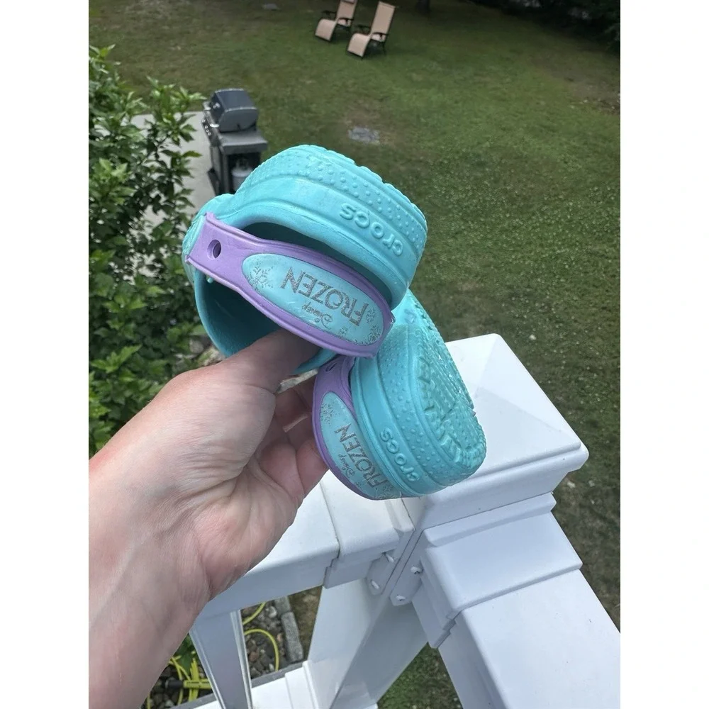 Disney Frozen Elsa Crocs Toddler Clogs Blue Glitter Size C8